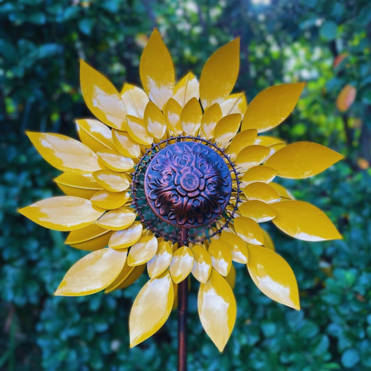 Giant sunflower windspinner